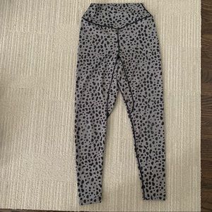 Animal Kingdom Snow Leopard Midnight Leggings